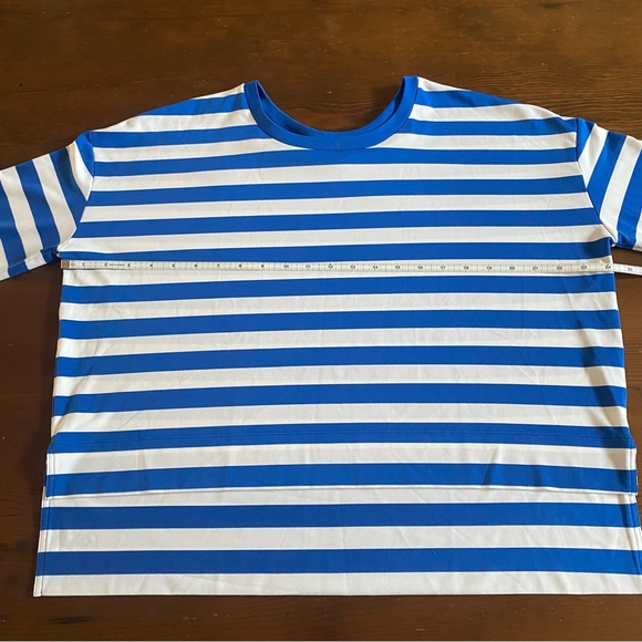 Tory Burch Sport Women’s Blue White Striped Performance Casual Top SPF50 SMALL - Picture 8 of 12